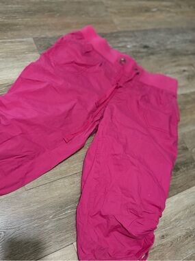Vintage Roz & Ali Hot Pink Drawstring Capri Pants